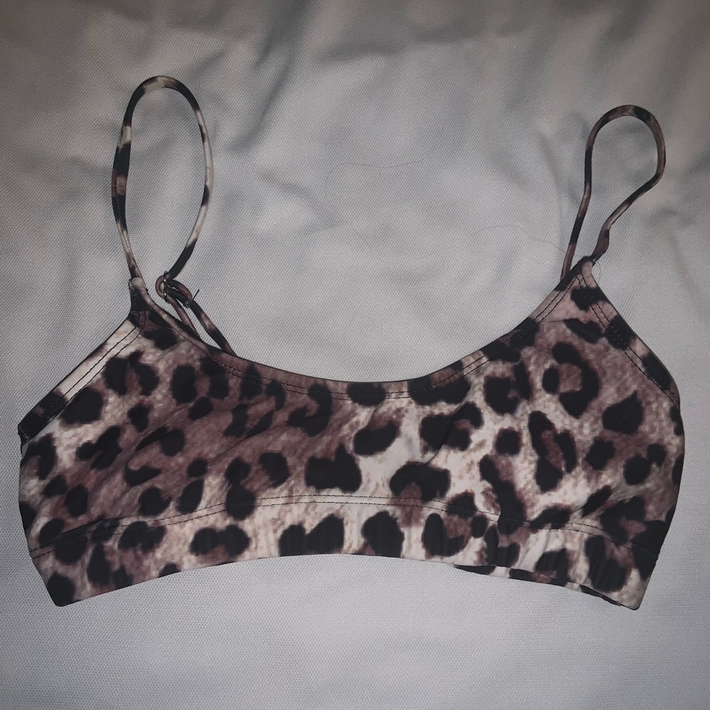 LEOPARD PRINT BIKINI TOP